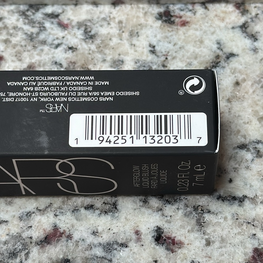 NARS Behave Afterglow Liquid Blush - Picture 3 of 7